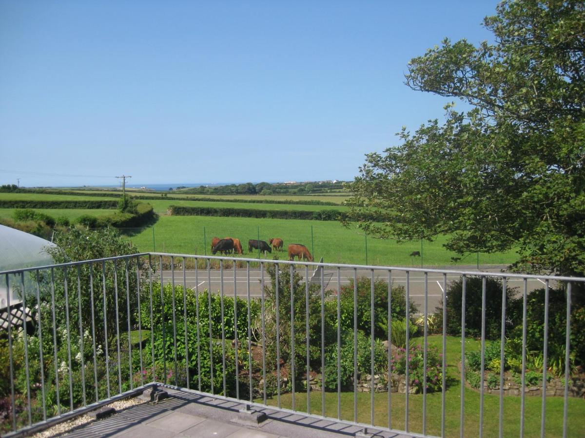 Tregaddra Farm B&B Helston Exterior photo